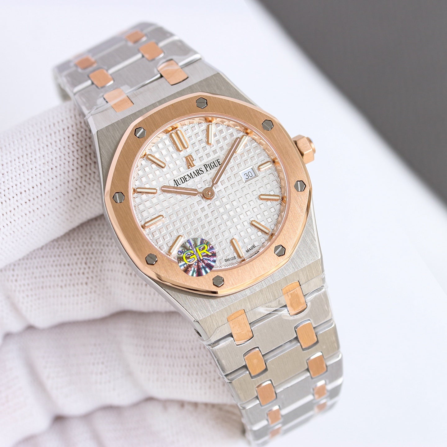 Audemars Piguet Royal-Oak Watch G014 - product view 2