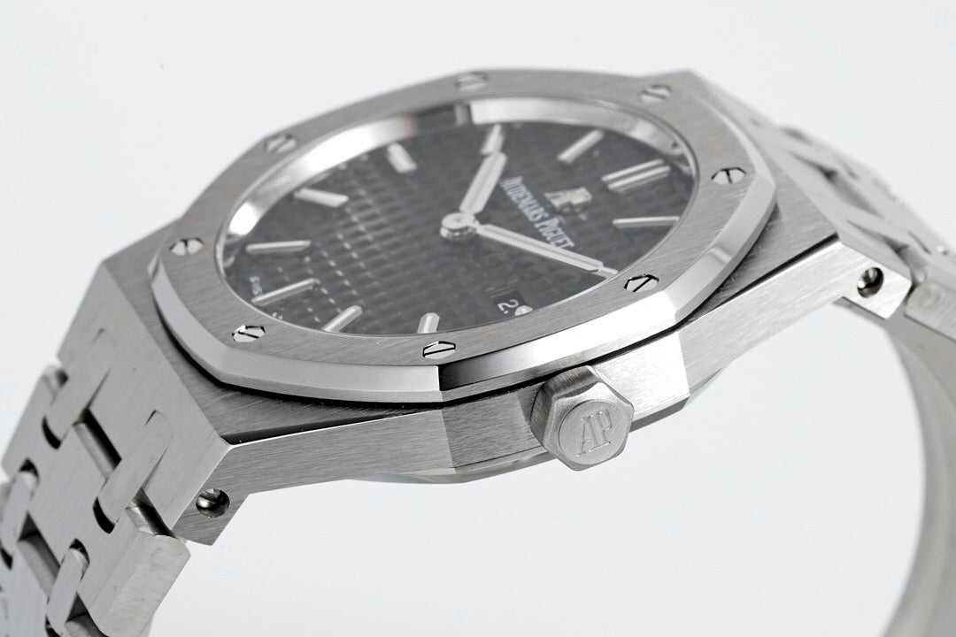 Audemars Piguet Royal-Oak Watch G019 - product view 4