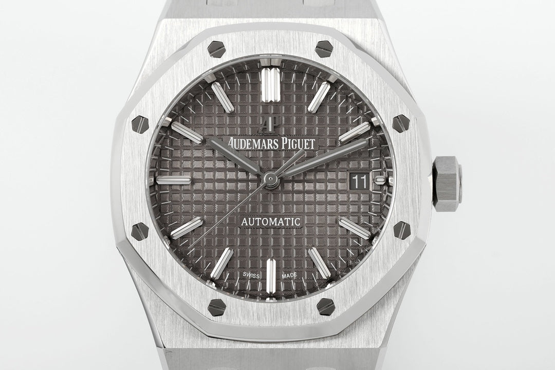 Audemars Piguet Royal-Oak Watch G024 - product view 2