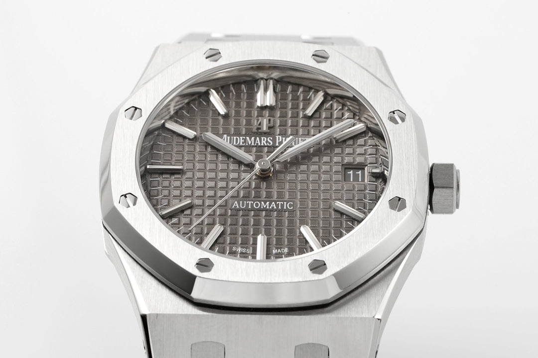 Audemars Piguet Royal-Oak Watch G024 - product view 3