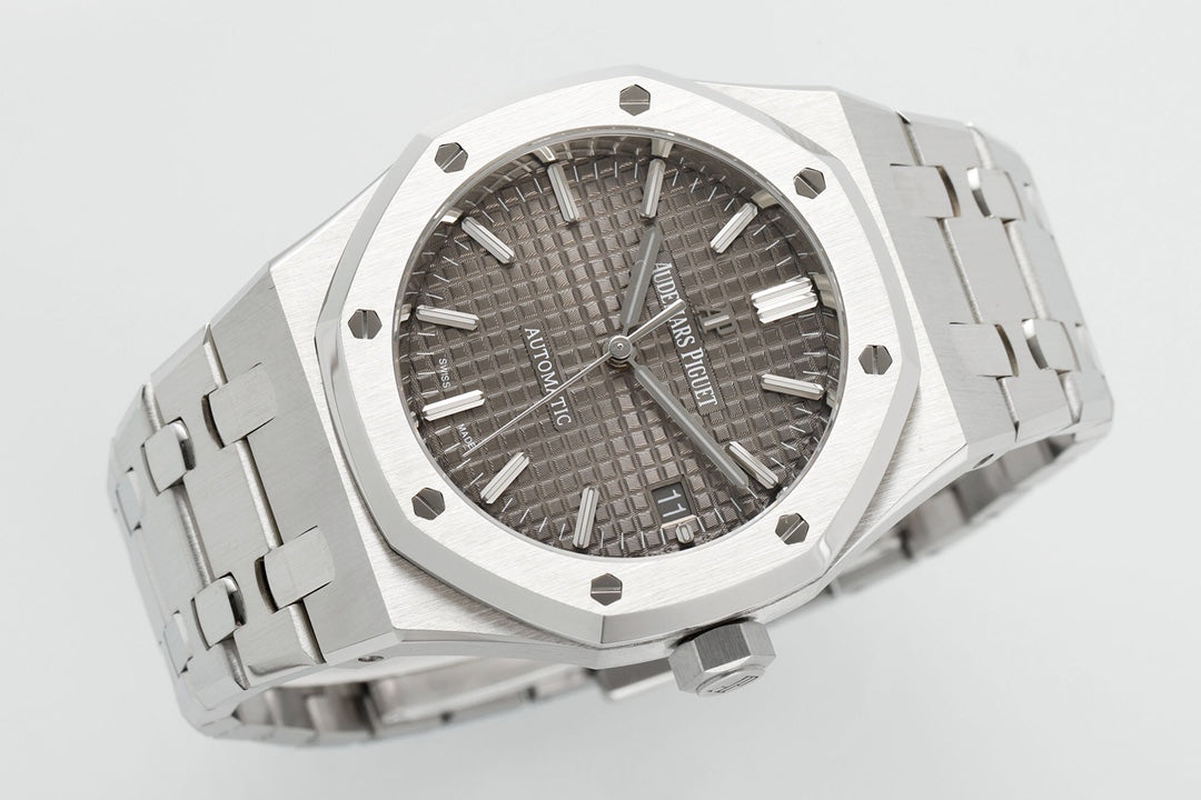 Audemars Piguet Royal-Oak Watch G024 - product view 5