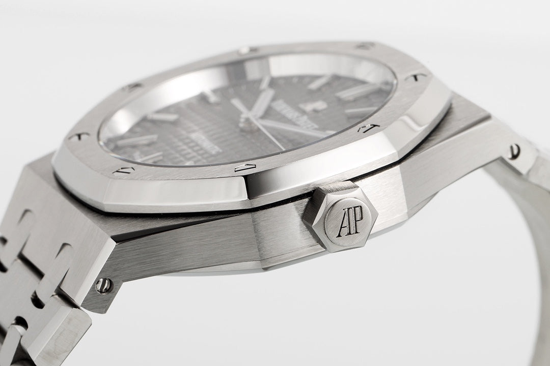 Audemars Piguet Royal-Oak Watch G024 - product view 7