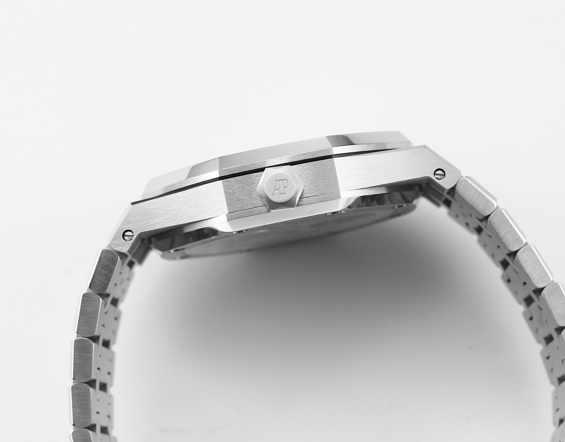 Audemars Piguet Royal-Oak-Openworked Watch G028 - product view 5