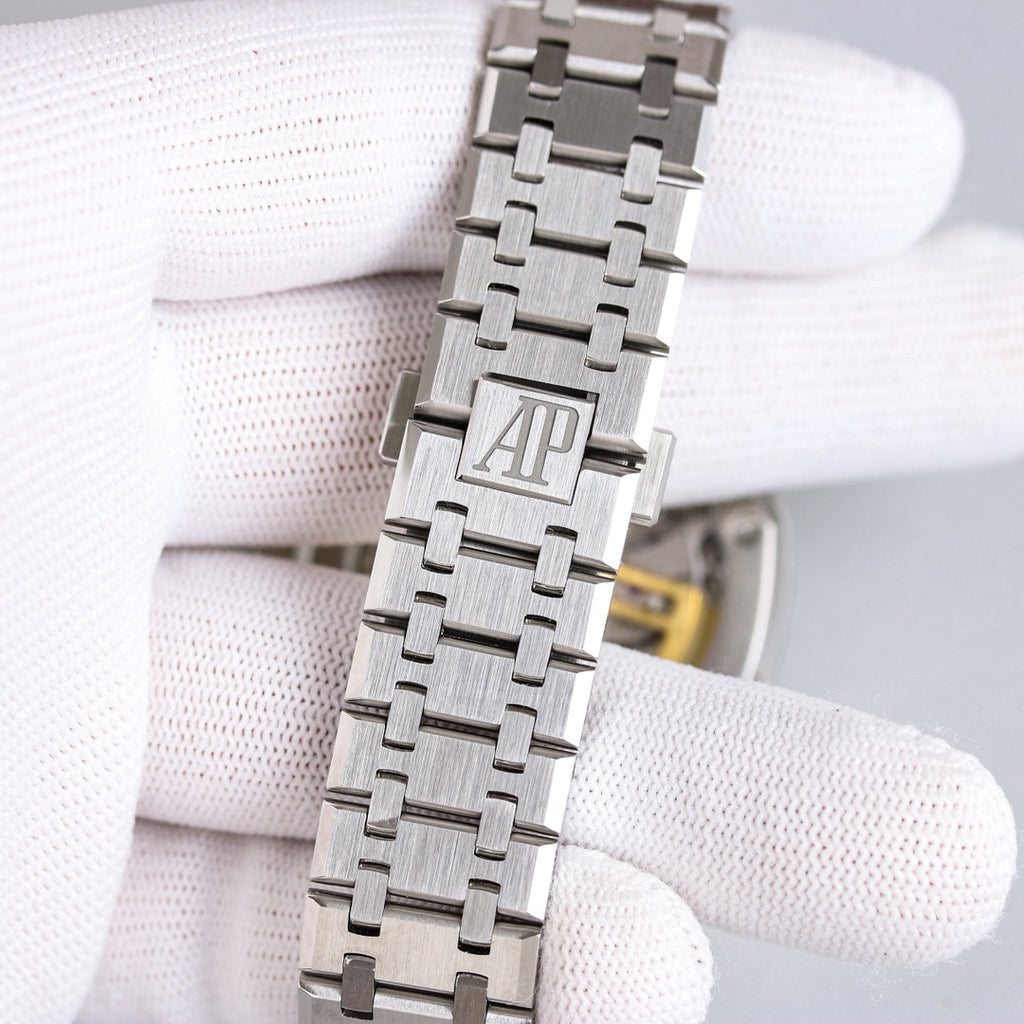 Audemars Piguet Royal Oak Chronograph Watch G049 - product view 9