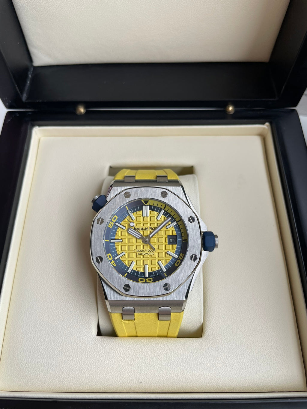 Audemars Piguet Royal Oak Offshore Watch G094 - product view 2
