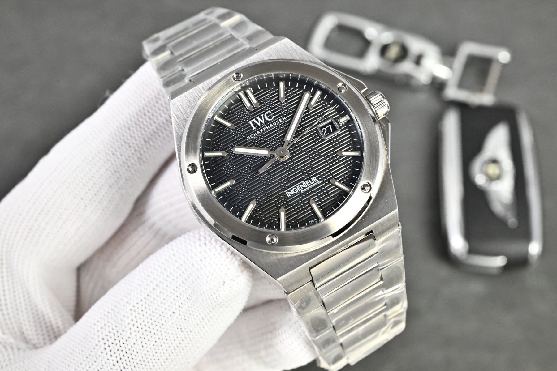 IWC Ingenieur Watch 04 - product view 2