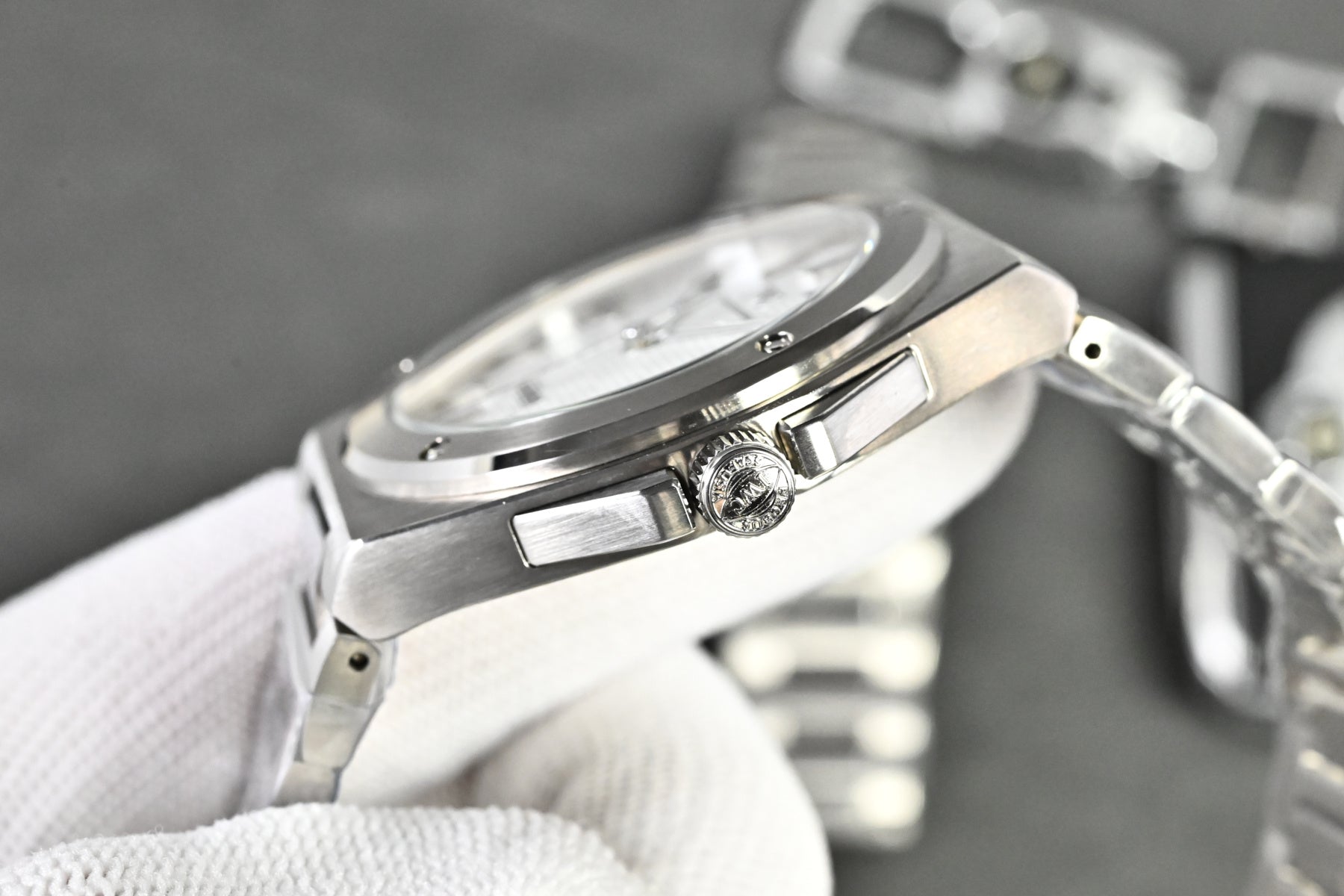 IWC Ingenieur Watch 04 - product view 7