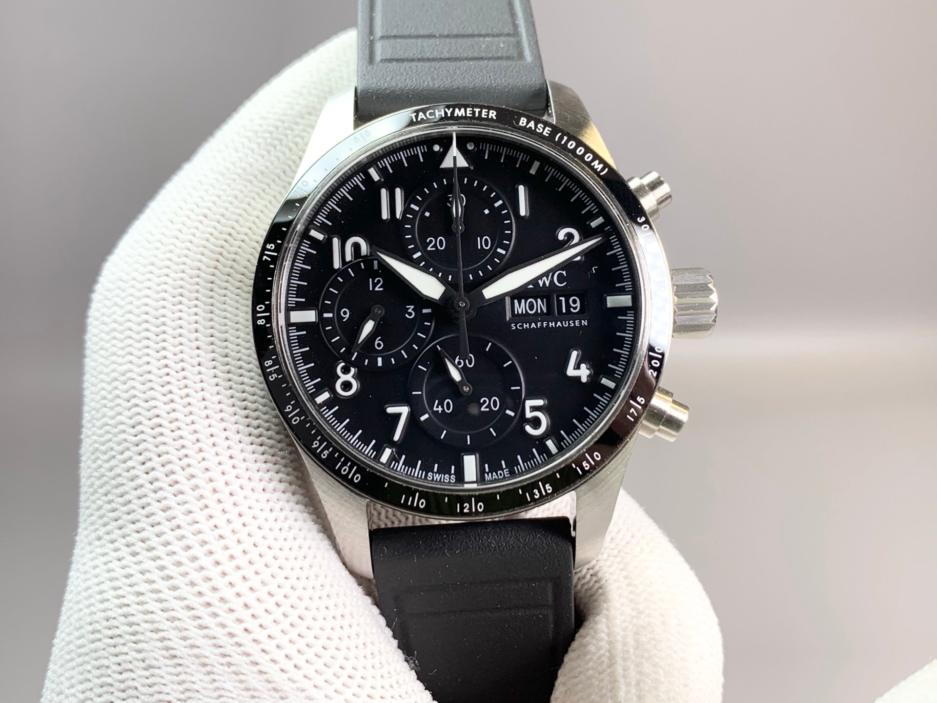 IWC Pilot Watch 06 - product view 1