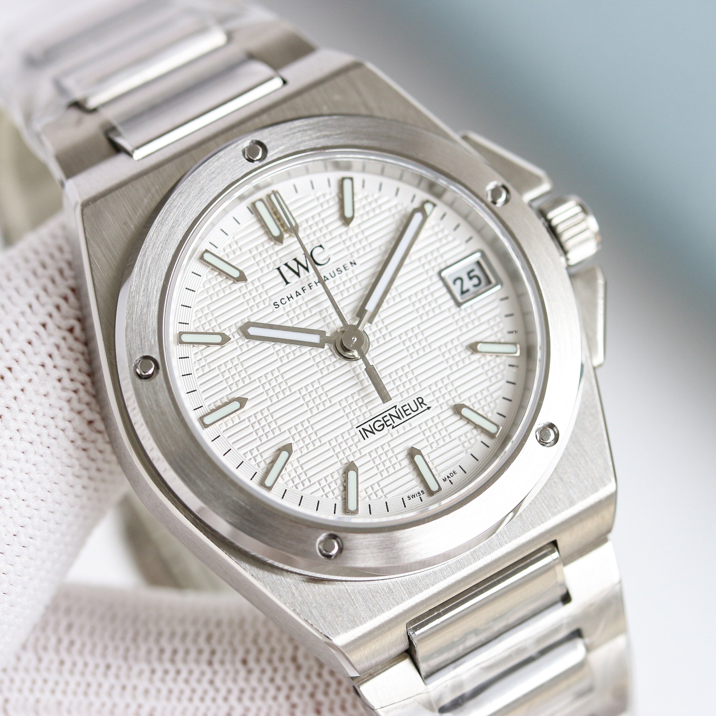 IWC Ingenieur Watch 19 - product view 3