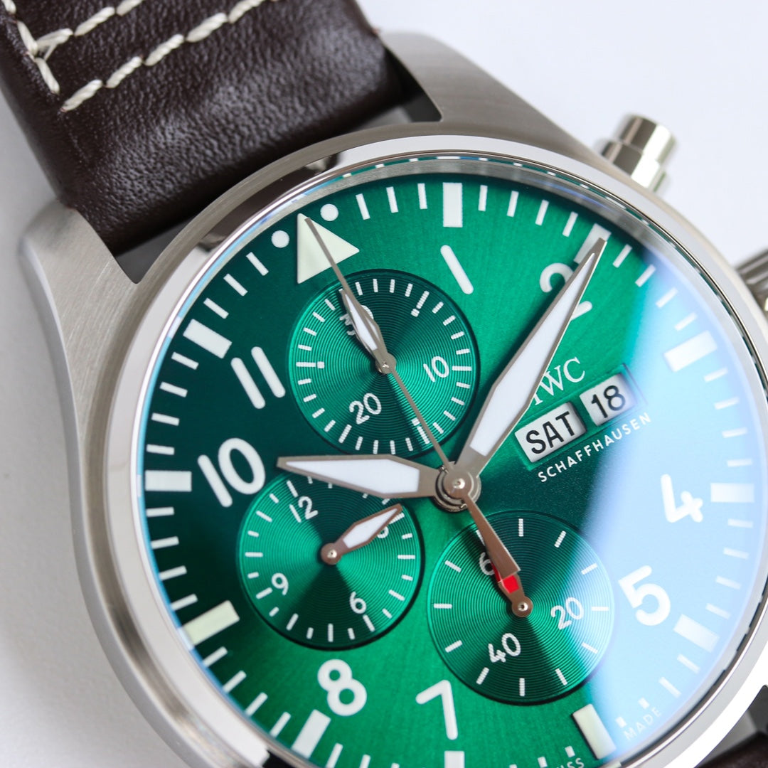 IWC Pilot Watch 10 - product view 3