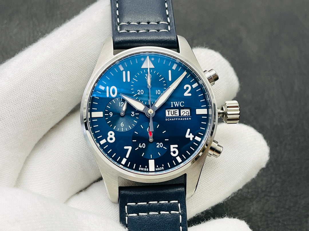 IWC Pilot Watch 28 - product view 2