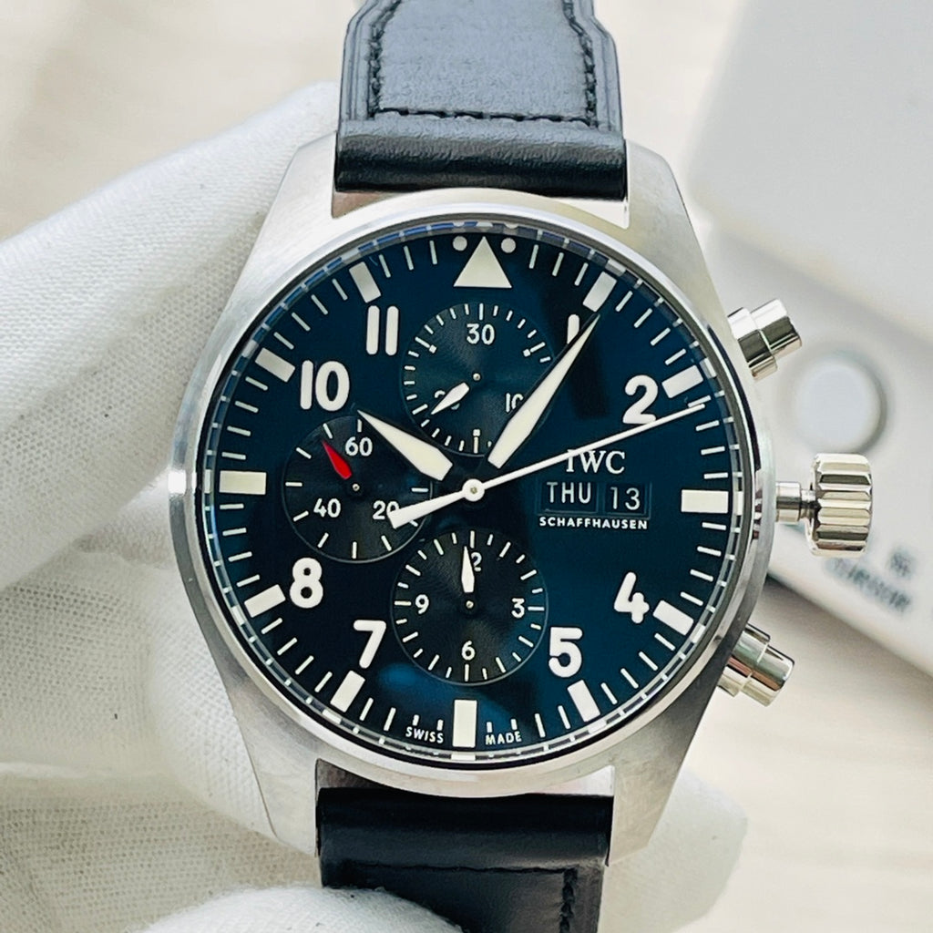 IWC Pilot Watch 30 - product view 1