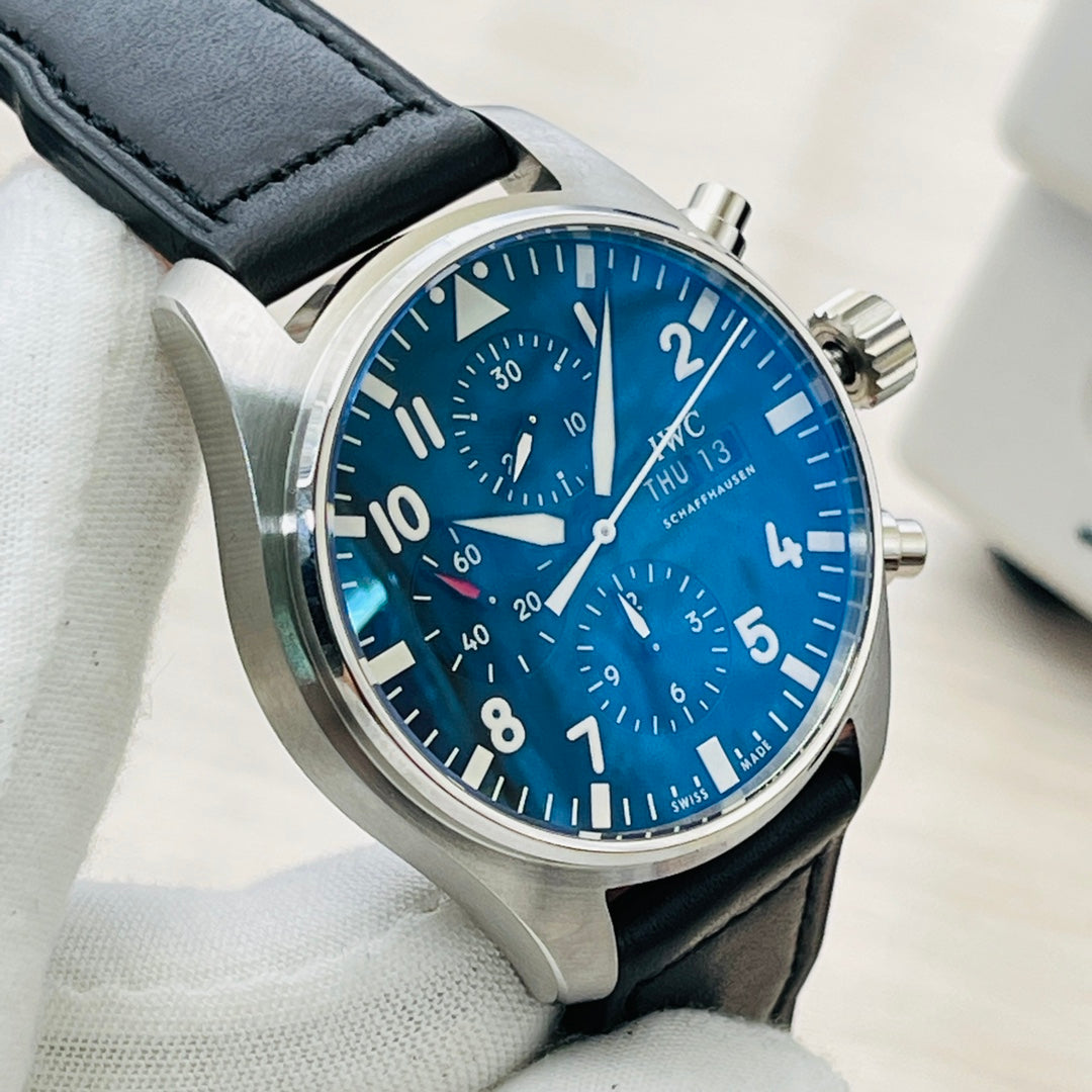 IWC Pilot Watch 30 - product view 2