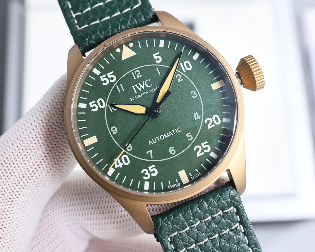 IWC Pilot Watch 33 - product view 2