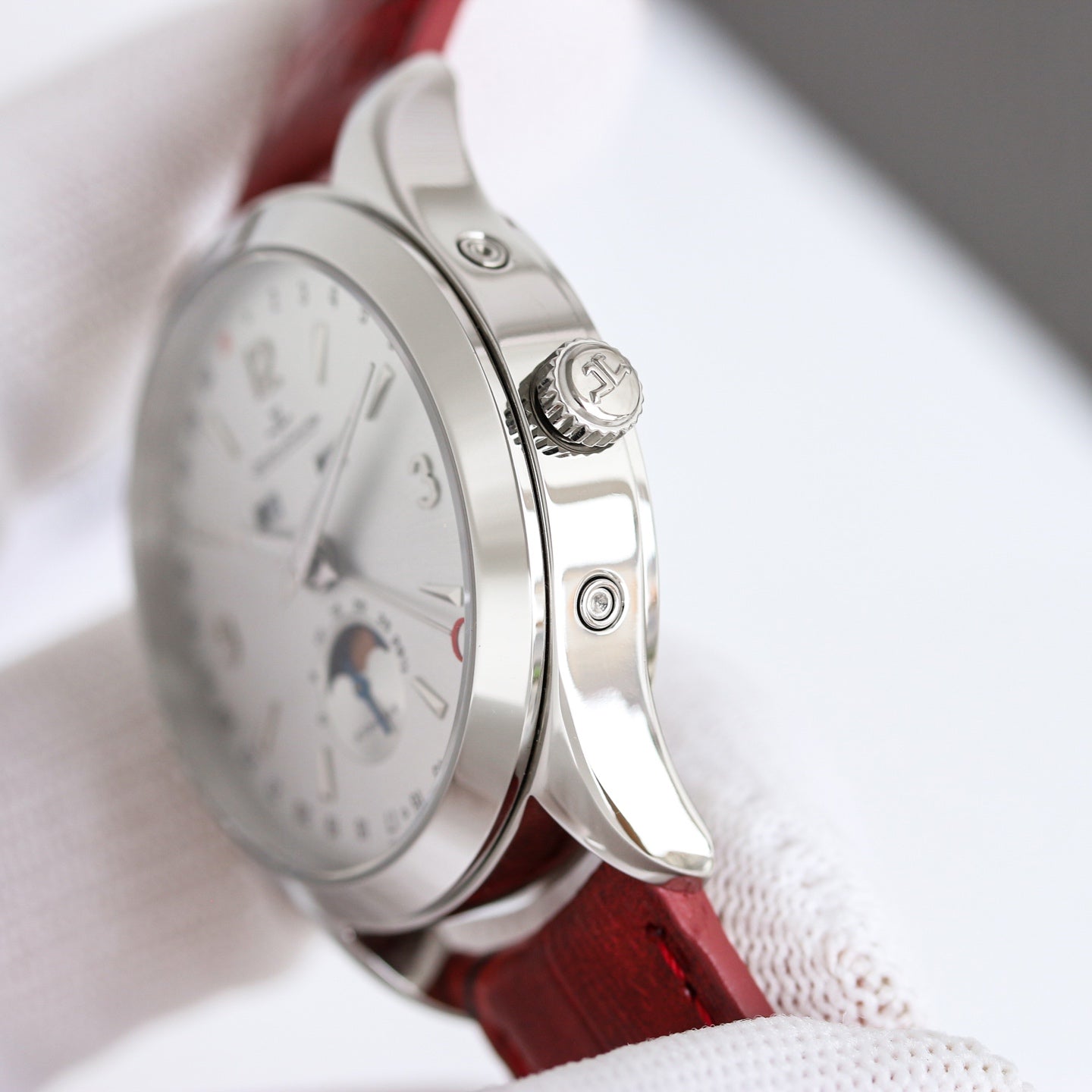 Jaeger-LeCoultre Master Control Watch G027 - product view 7