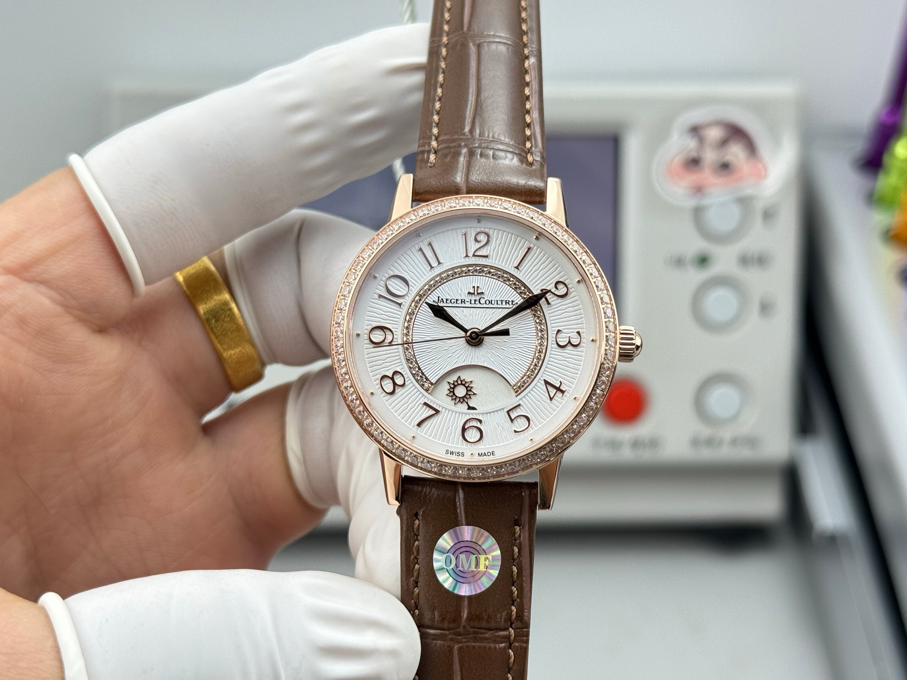 Jaeger-LeCoultre Master Control Watch G037 - product view 1