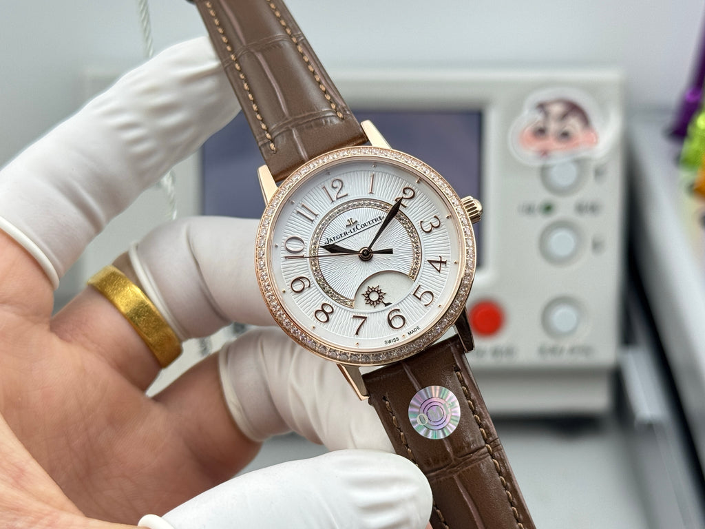 Jaeger-LeCoultre Master Control Watch G037 - product view 2