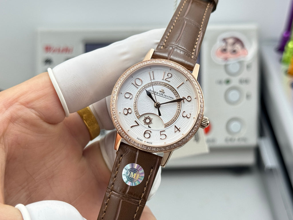 Jaeger-LeCoultre Master Control Watch G037 - product view 3