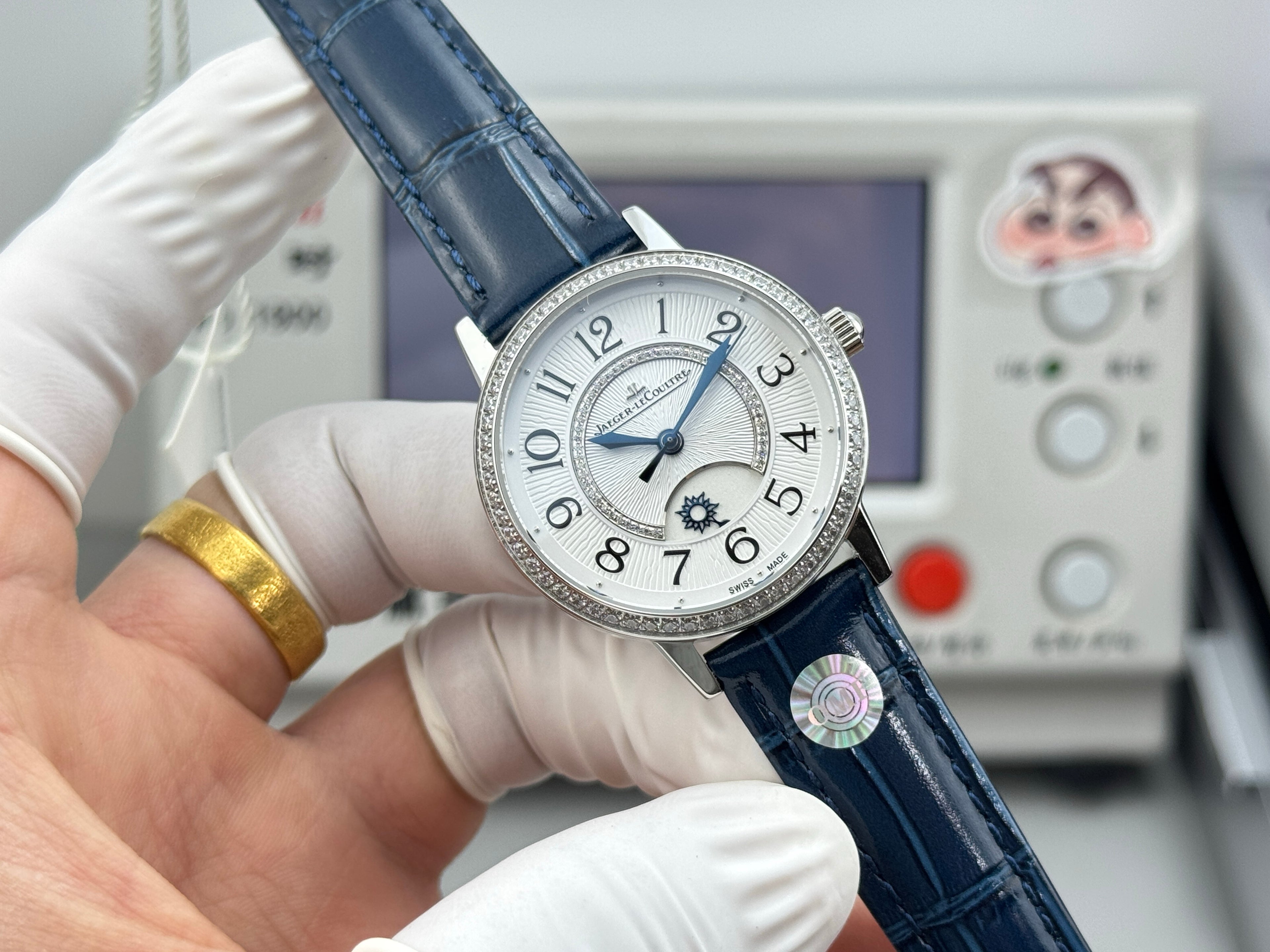 Jaeger-LeCoultre Master Control Watch G038 - product view 3