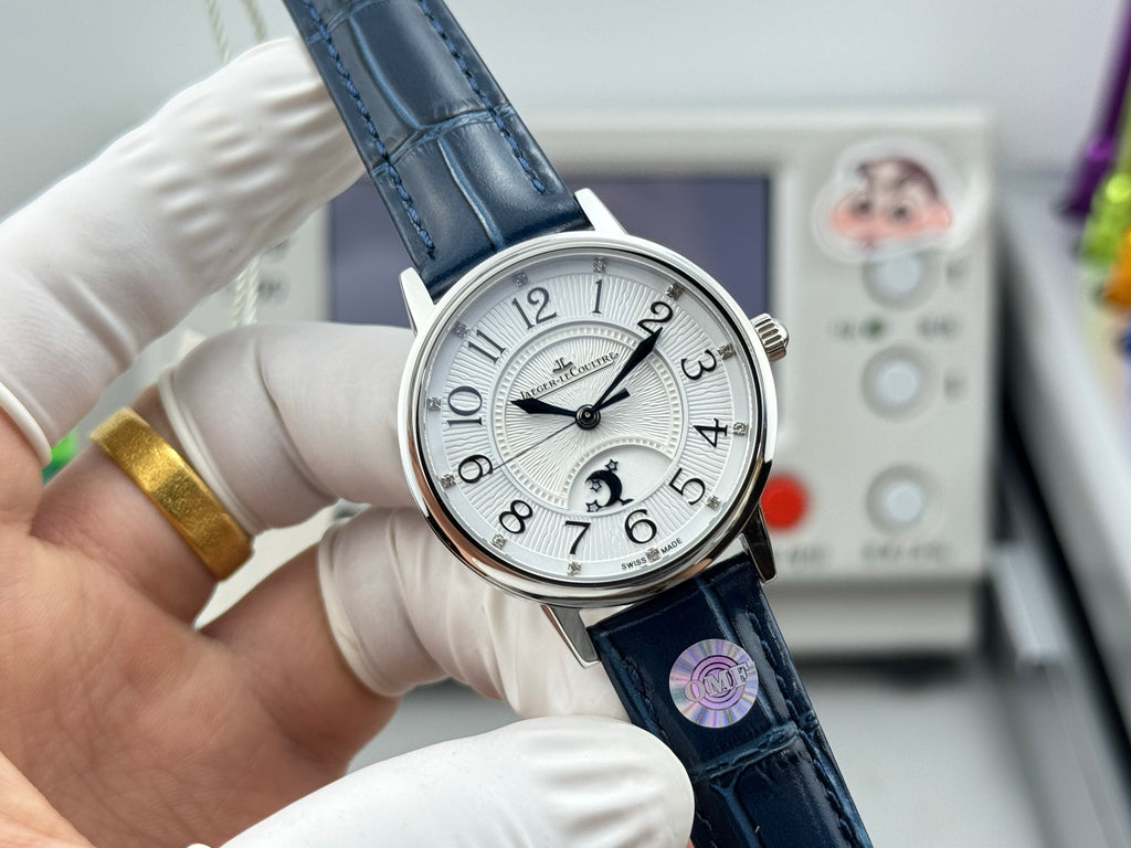 Jaeger-LeCoultre Master Control Watch G040 - product view 2