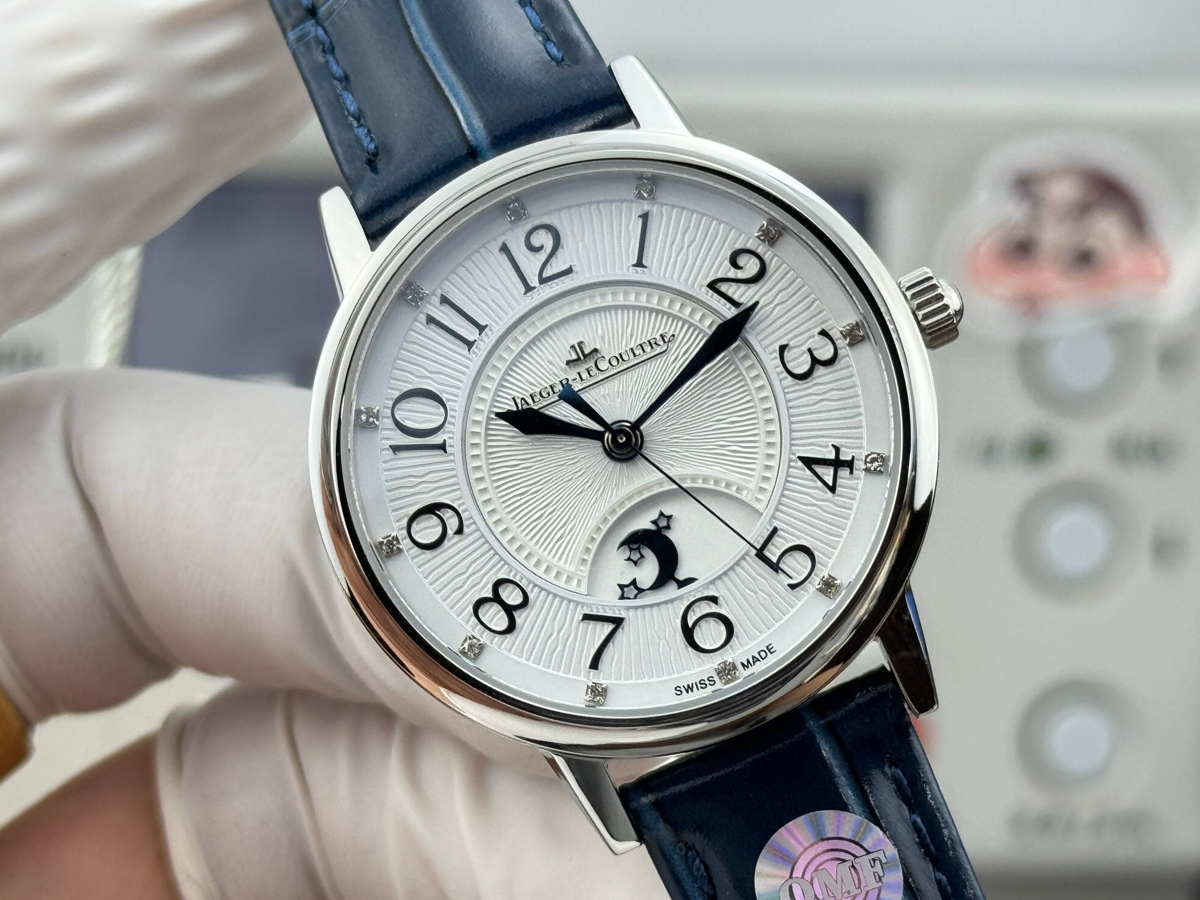 Jaeger-LeCoultre Master Control Watch G040 - product view 4