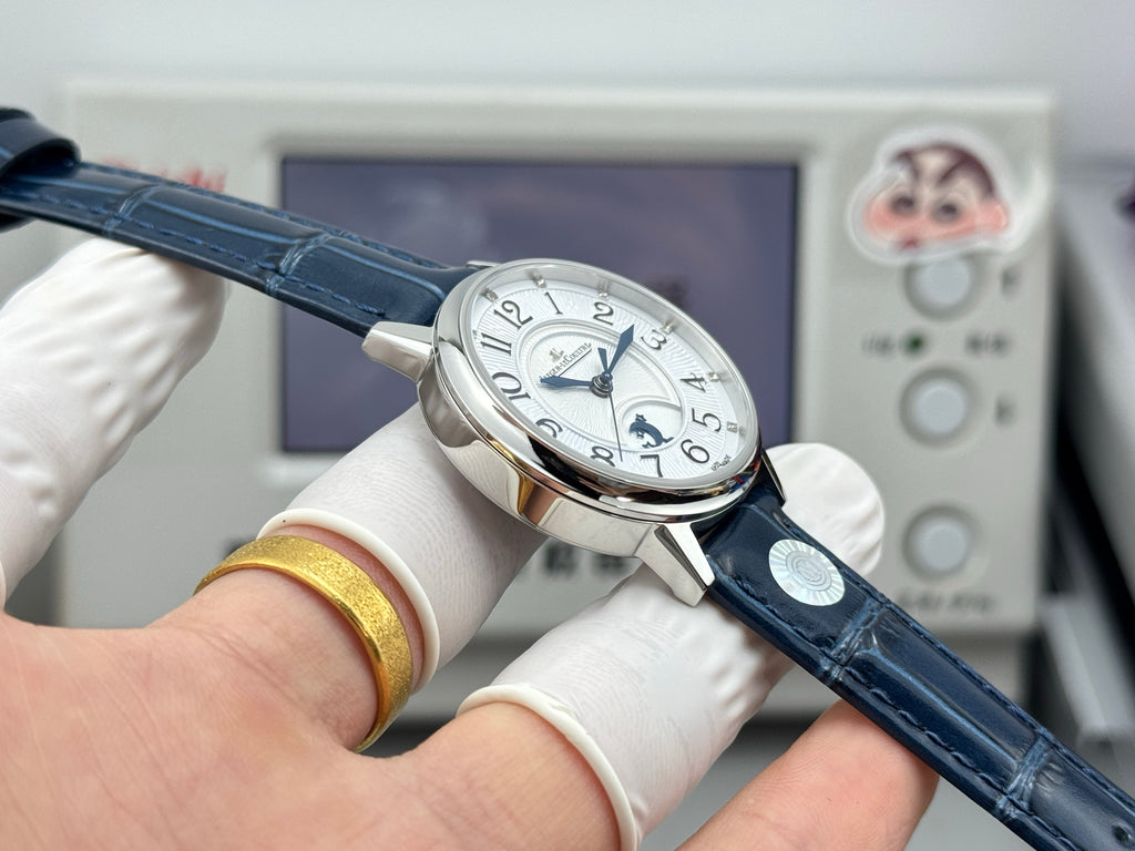 Jaeger-LeCoultre Master Control Watch G040 - product view 6