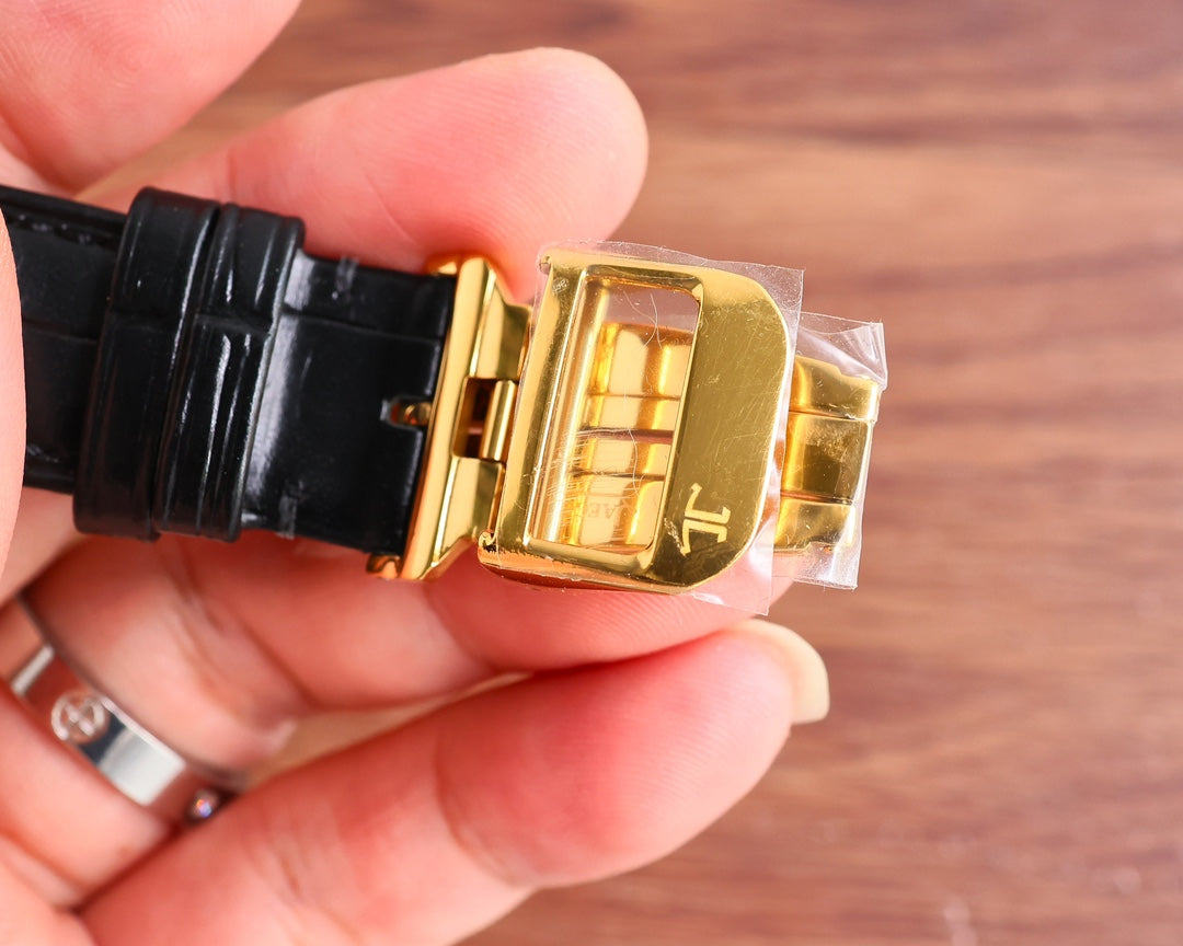 Jaeger-LeCoultre Master Control Watch G041 - product view 9
