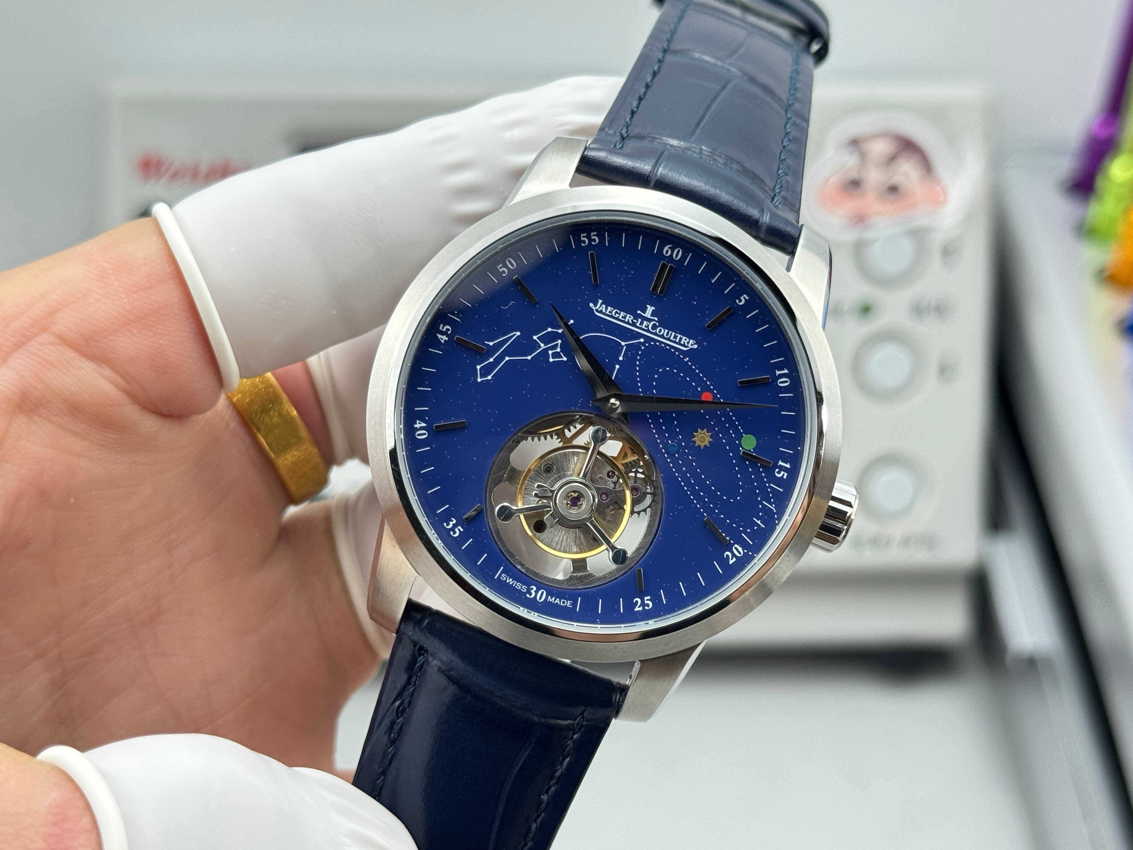 Jaeger-LeCoultre Master Ultra Thin Watch G043 - product view 3