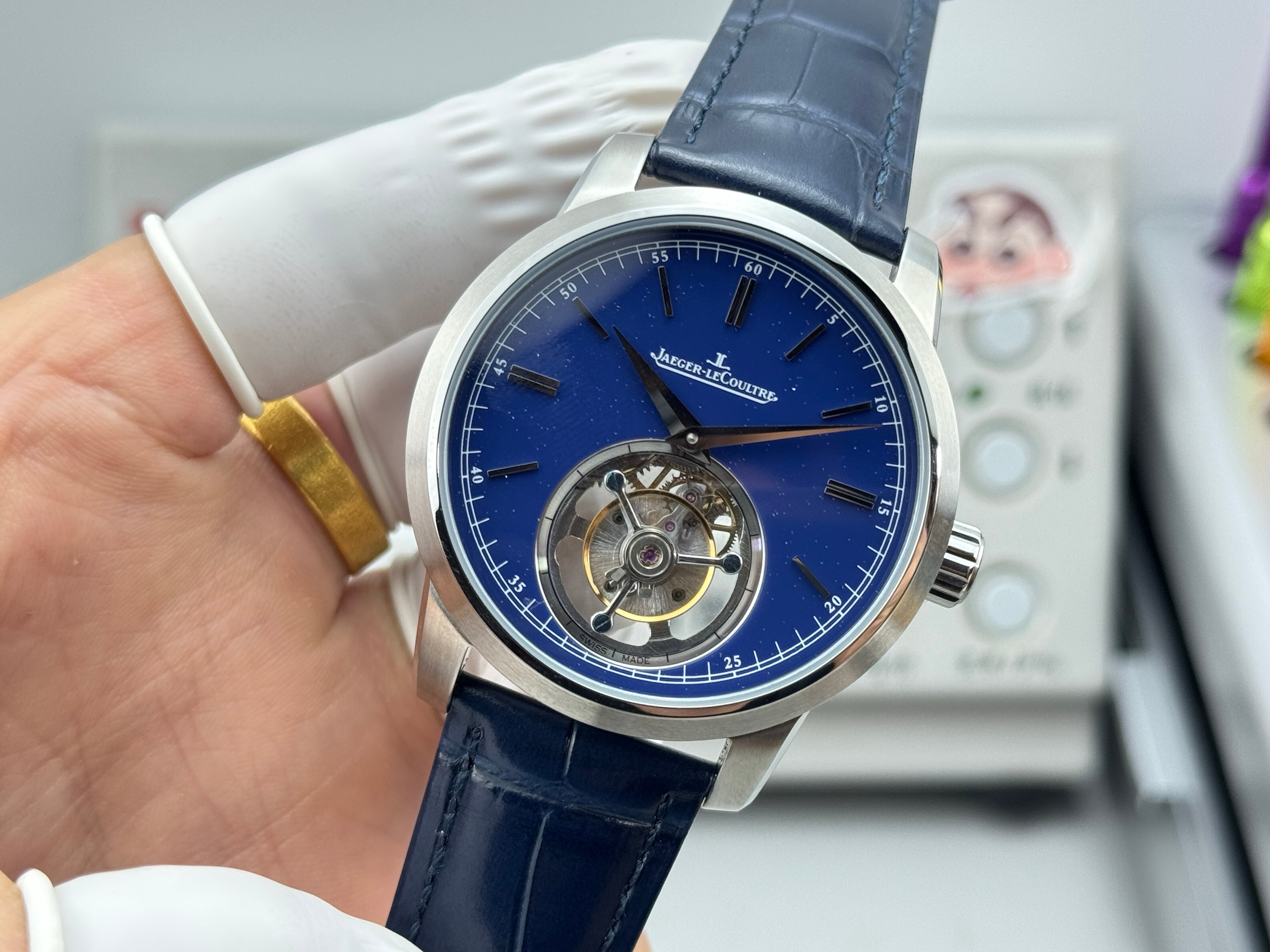 Jaeger-LeCoultre Master Ultra Thin Watch G044 - product view 3