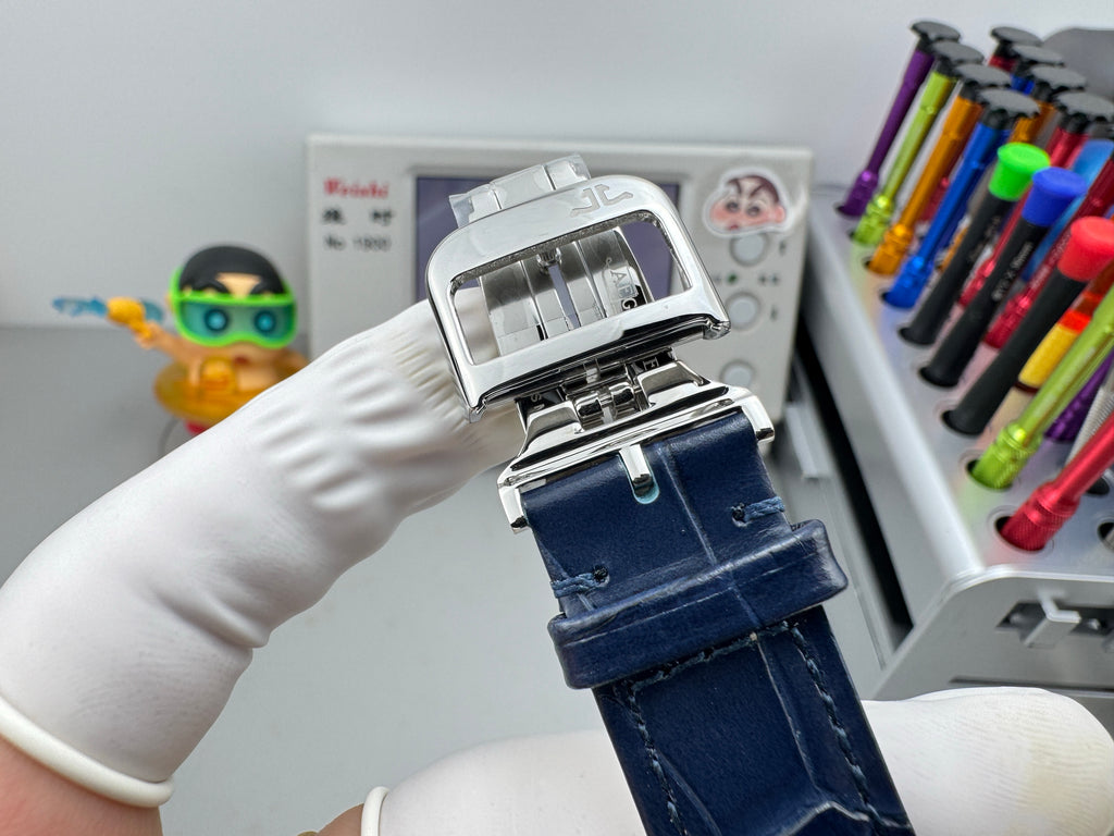 Jaeger-LeCoultre Master Ultra Thin Watch G044 - product view 9