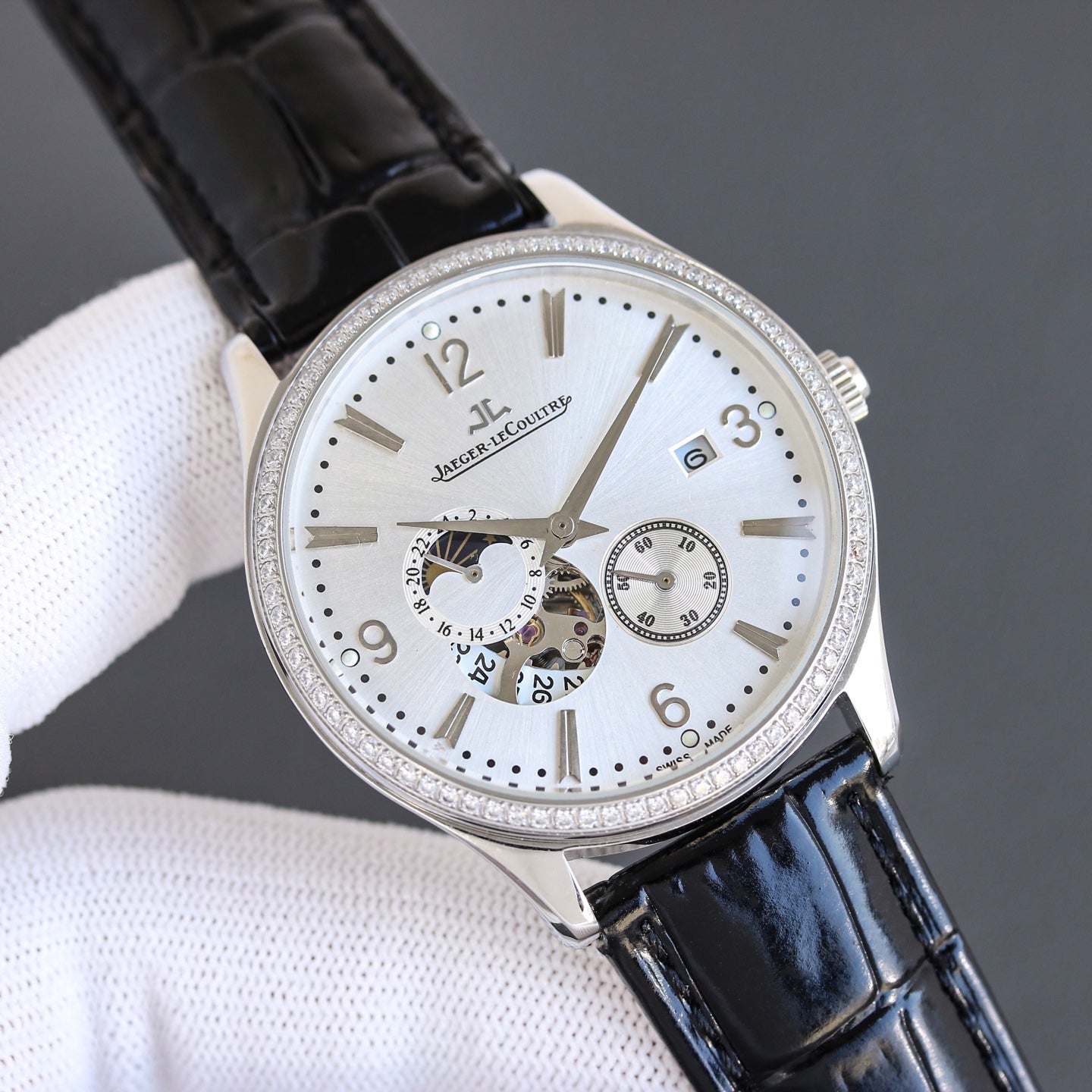 Jaeger-LeCoultre Master Control Watch G045 - product view 3