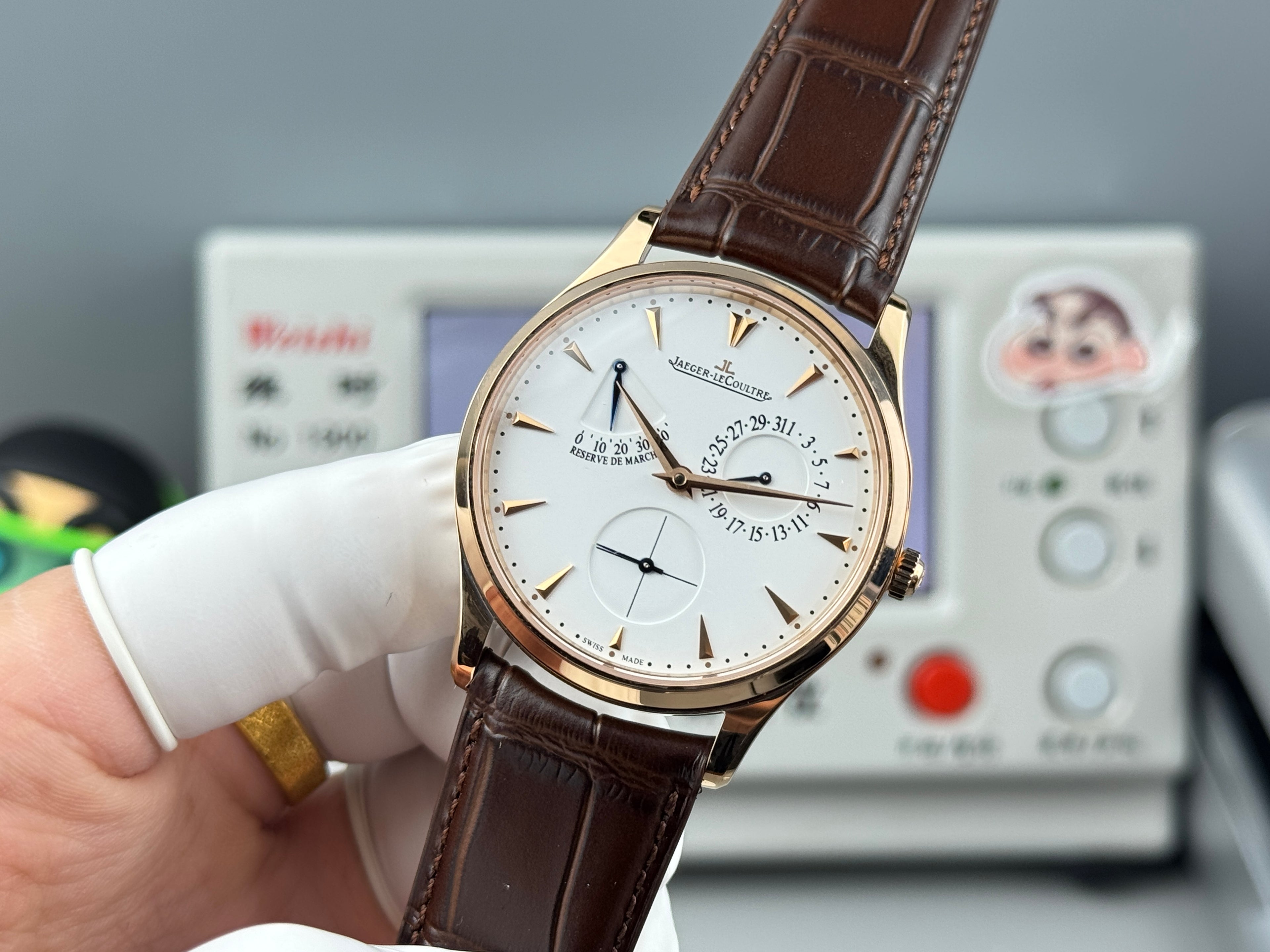 Jaeger-LeCoultre Master Ultra Thin Watch G050 - product view 3