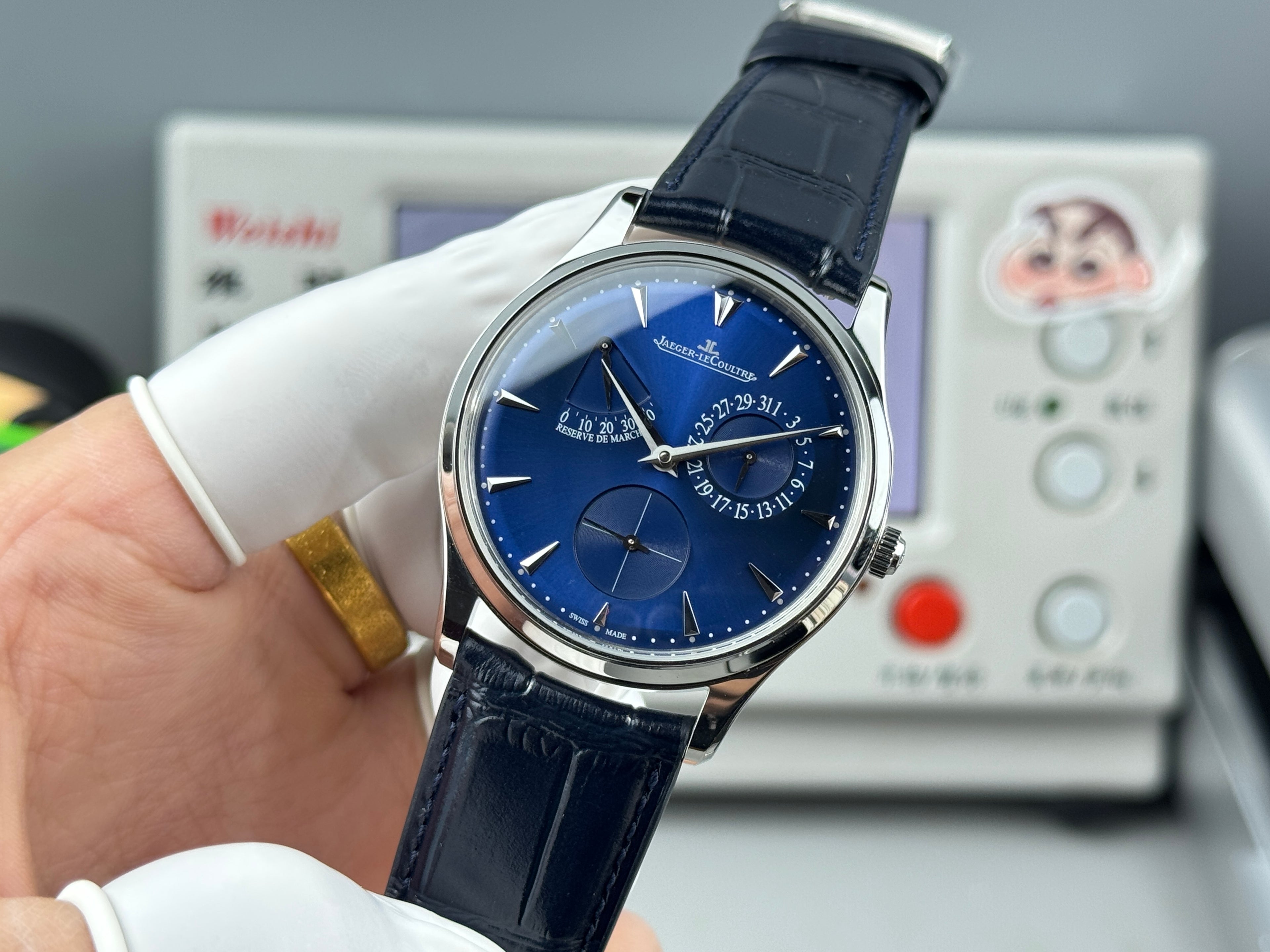 Jaeger-LeCoultre Master Ultra Thin Watch G051 - product view 3