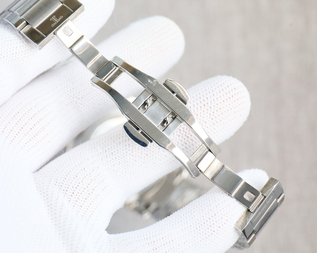 Jaeger-LeCoultre Master Control Watch G052 - product view 8