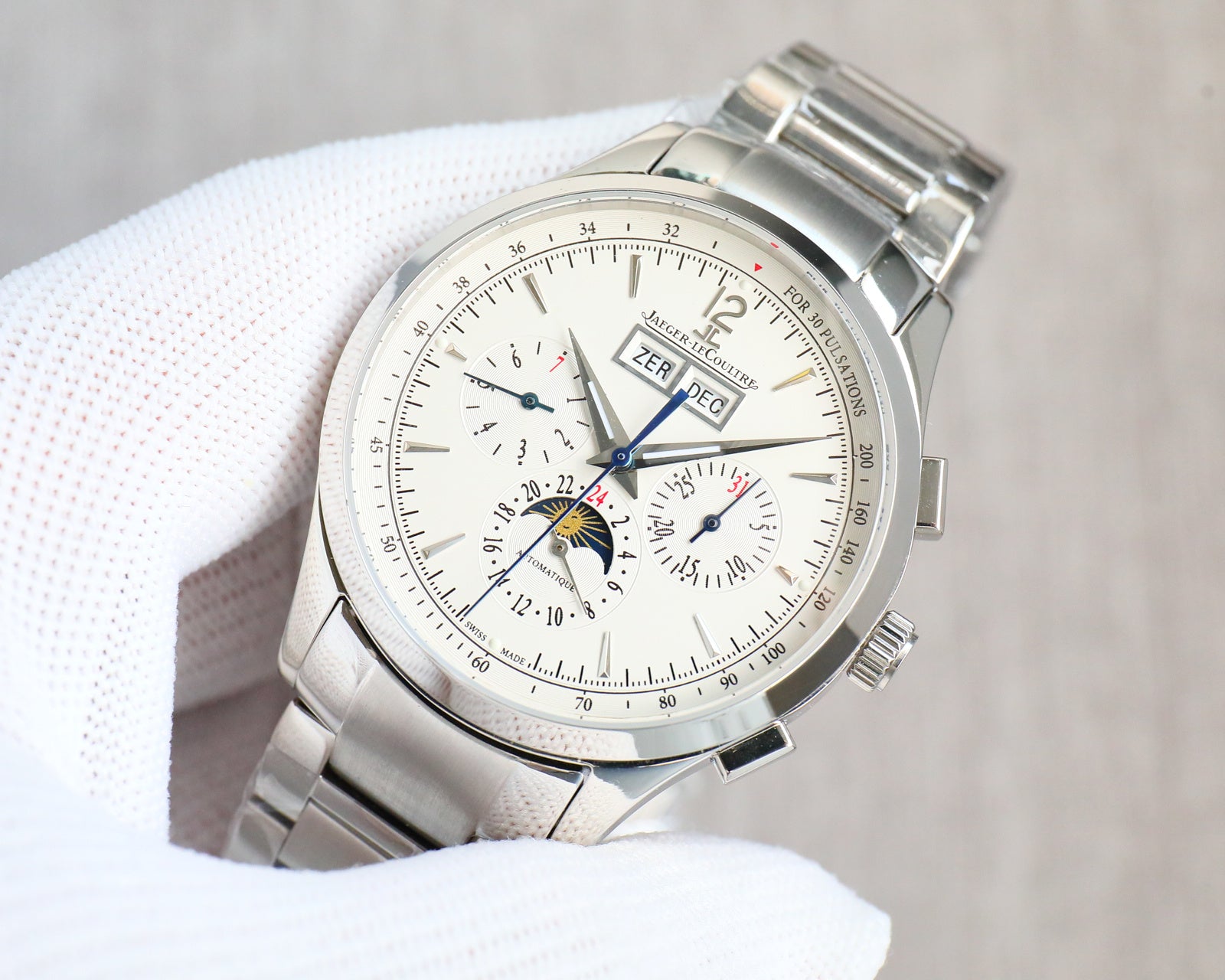 Jaeger-LeCoultre Master Control Watch G052 - product view 10