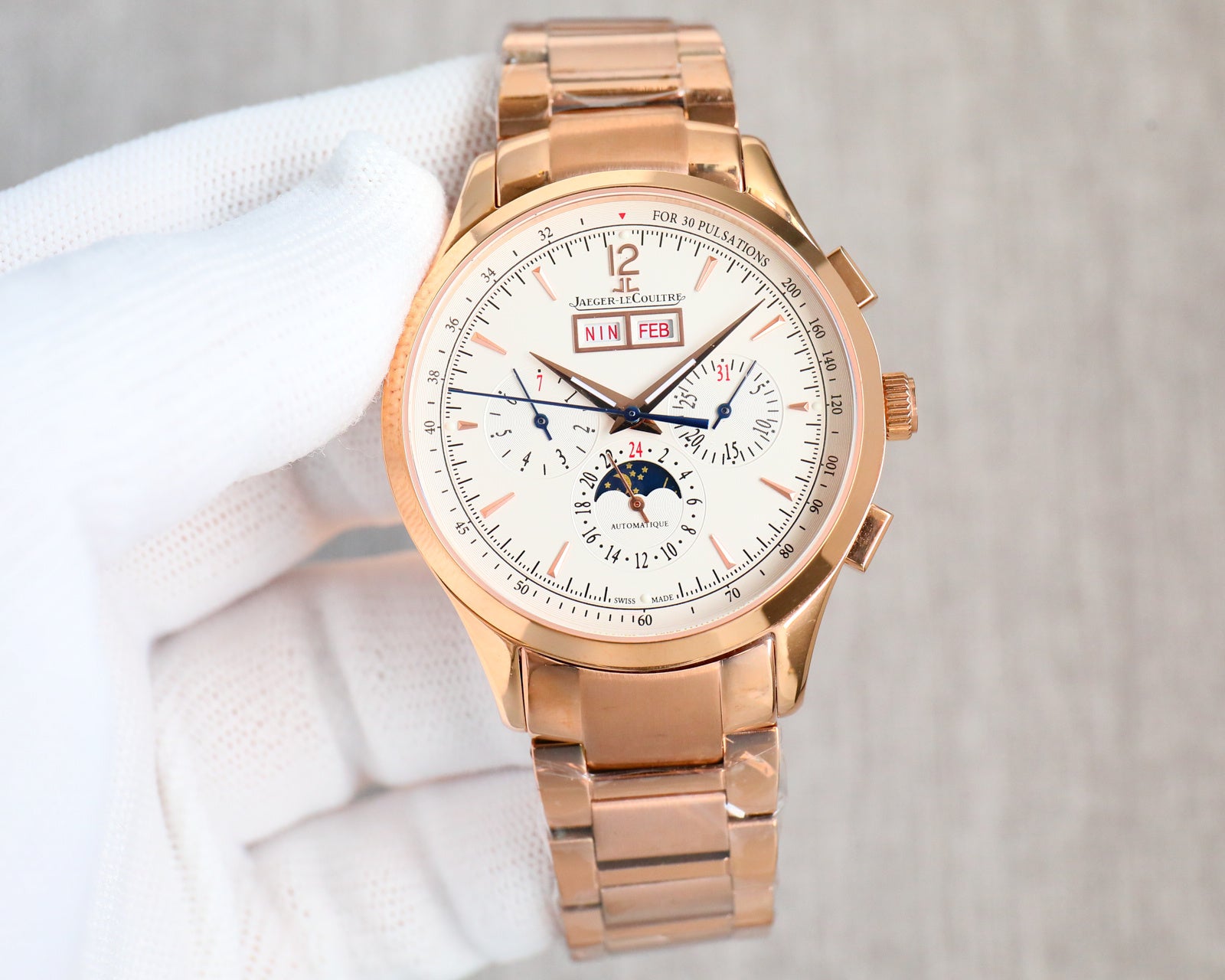 Jaeger-LeCoultre Master Control Watch G053 - product view 3