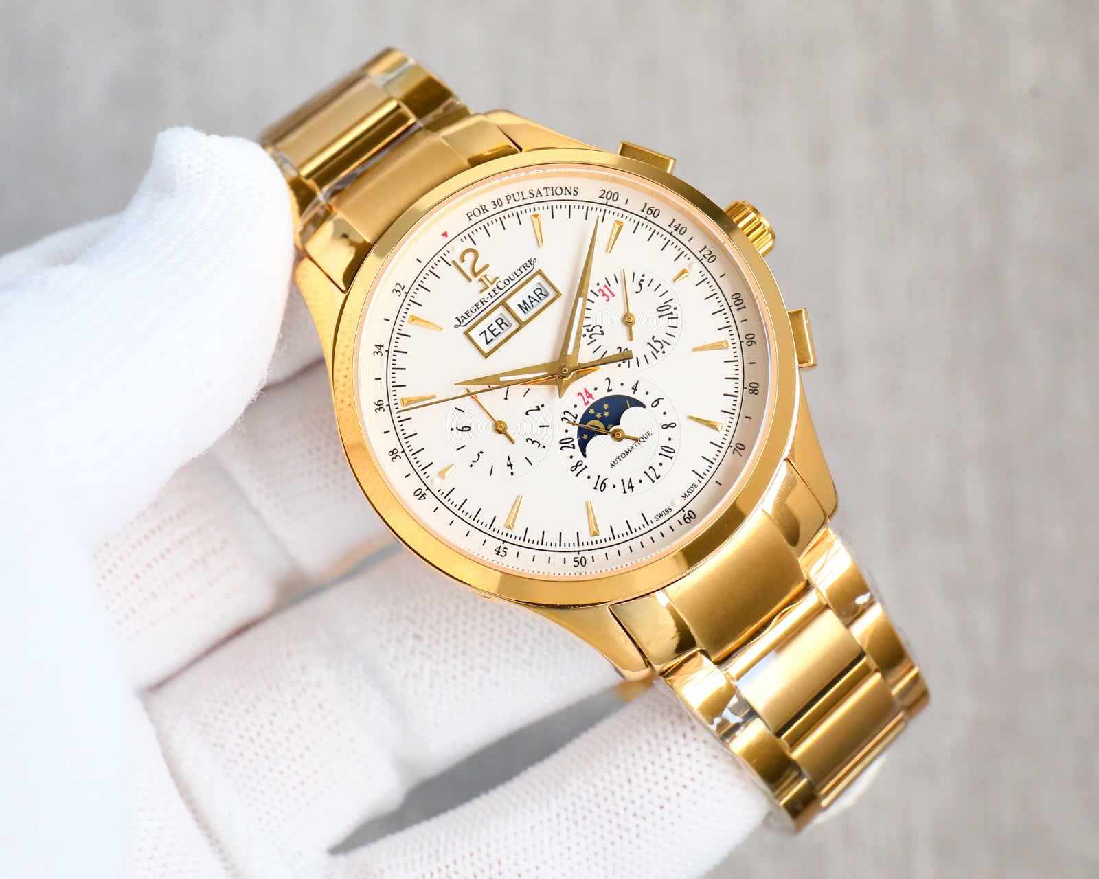 Jaeger-LeCoultre Master Control Watch G054 - product view 1