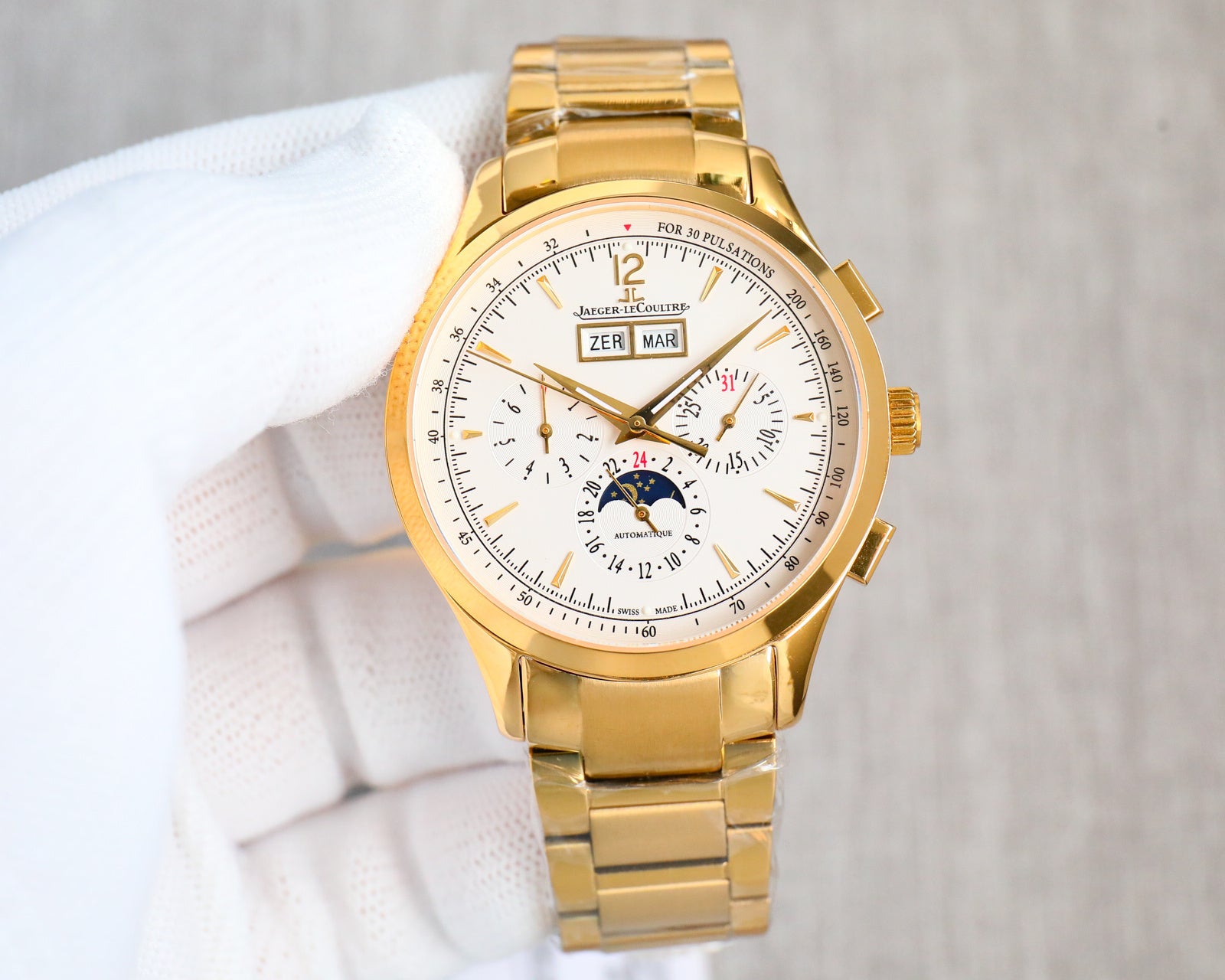 Jaeger-LeCoultre Master Control Watch G054 - product view 2