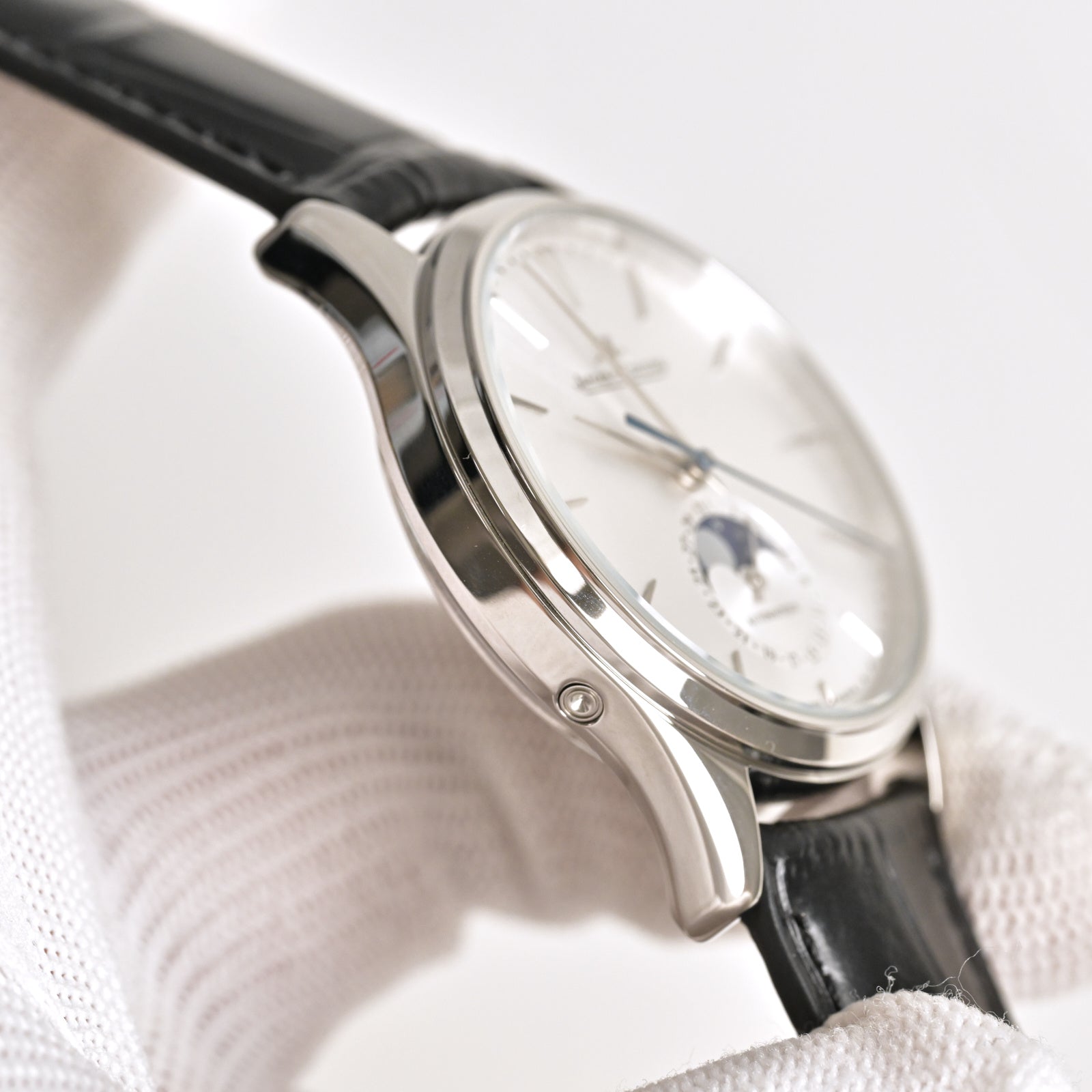 Jaeger-LeCoultre Master Ultra Thin Watch G063 - product view 5