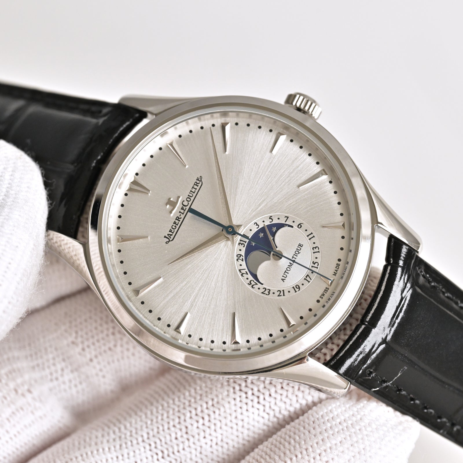 Jaeger-LeCoultre Master Ultra Thin Watch G066 - product view 4