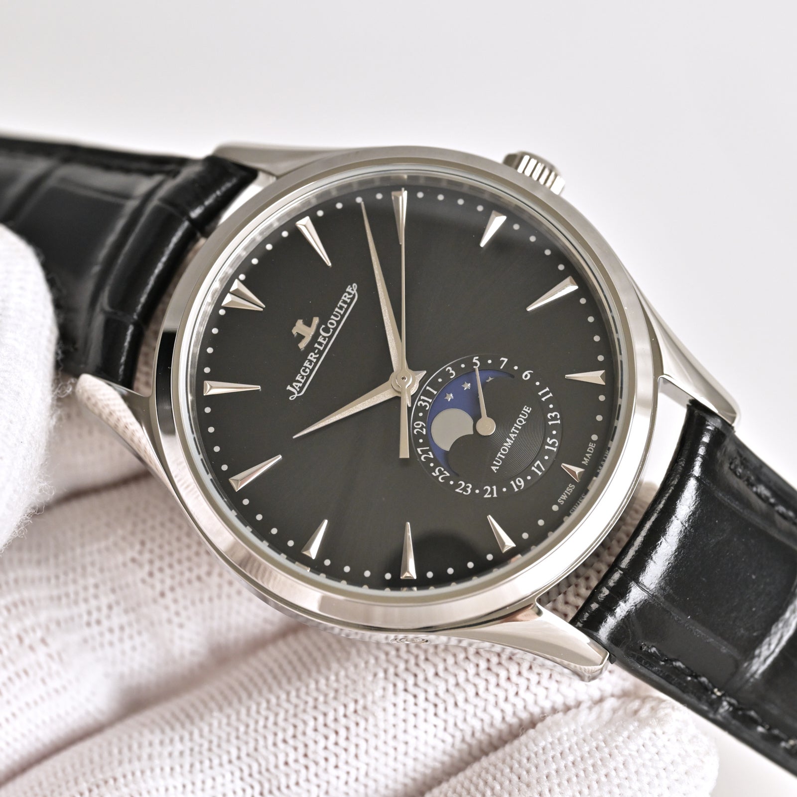 Jaeger-LeCoultre Master Ultra Thin Watch G067 - product view 4