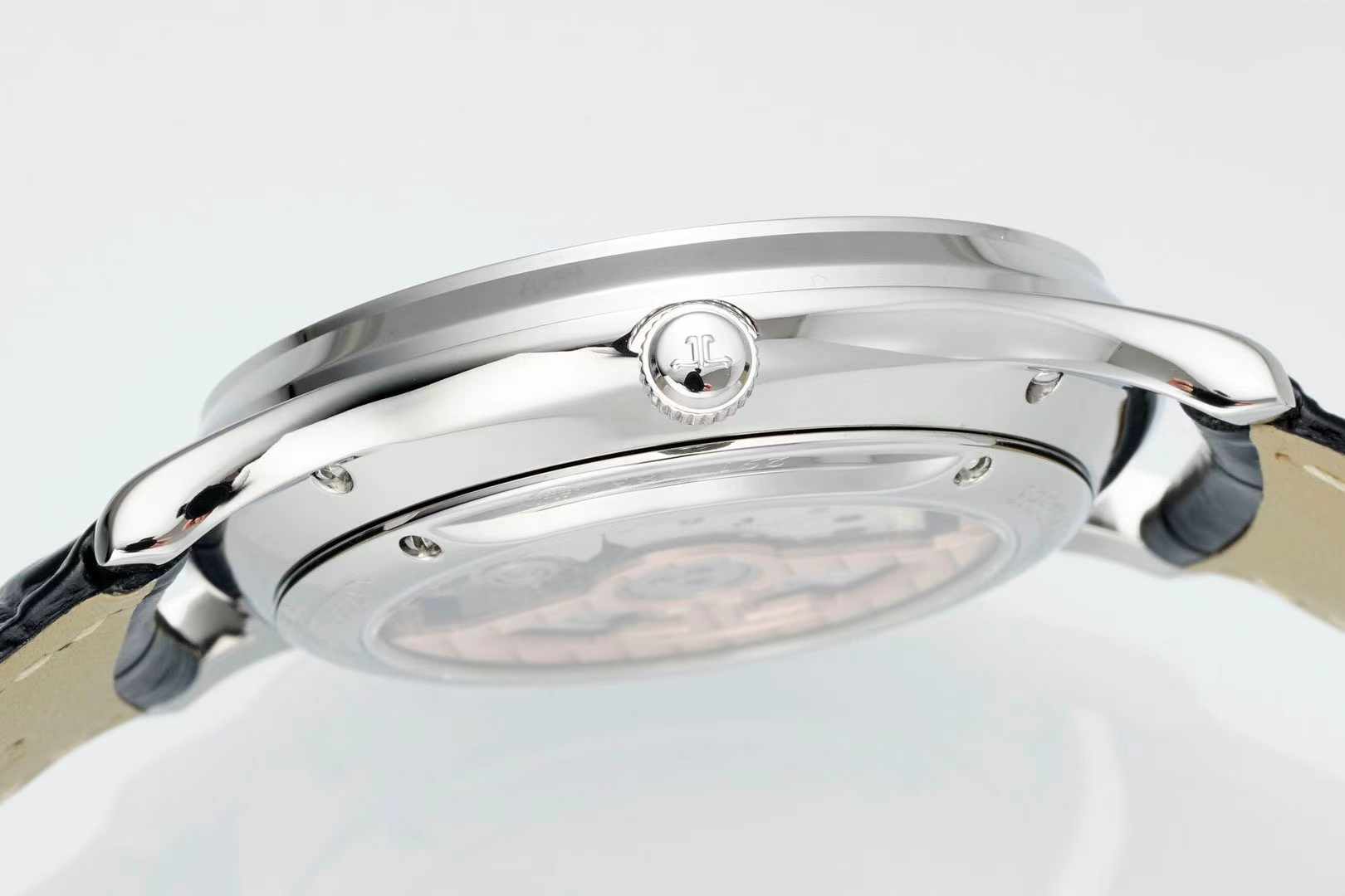 Jaeger-LeCoultre Master Control Watch G096 - product view 8