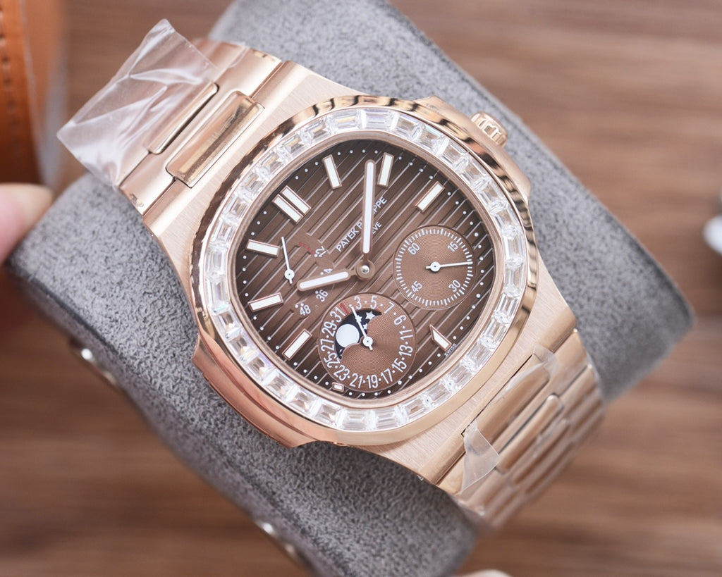 Patek Philippe Nautilus Watch 009 Rose Gold White Dial - product view 3
